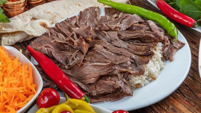 Pilav üstü et döner mi yoksa pizza mı?