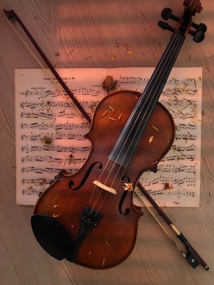 Kolyenin ucu keman gibi mi gitar gibi mi?