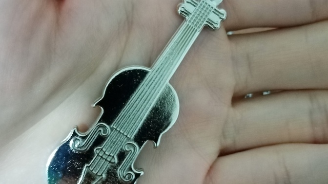 Kolyenin ucu keman gibi mi gitar gibi mi?