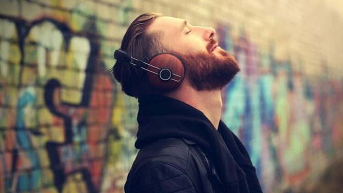 Hangi müzik türlerini dinlemekten hoşlanıyorsunuz ve en sevdiğiniz sanatçı kim?