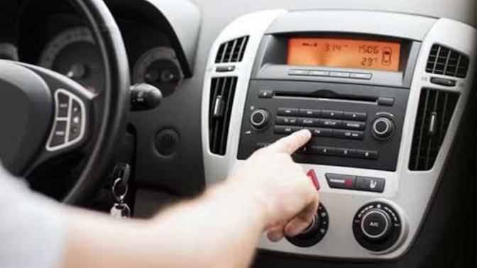 Arabada radyodan mı müzik dinlersin yoksa platforumdan mı?
