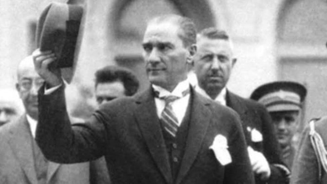 Atatürk yanında olsa ona ne söylemek isterdin?