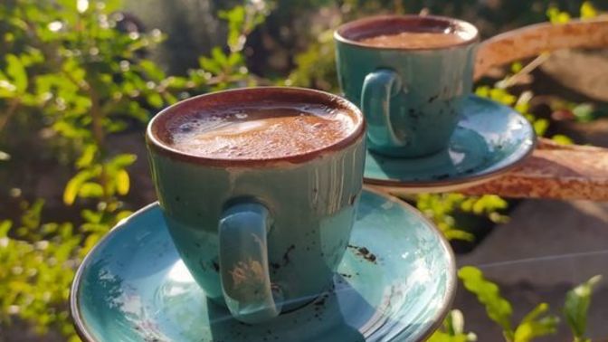 Kahve içerken Türk kahvesi mi, Nescafe mi tercih edersiniz?