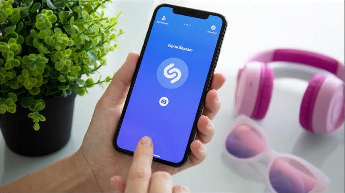 Dışarda dinlediğiniz müziği Shazamla mı yoksa sözlerini yazarak mı bulursunuz?
