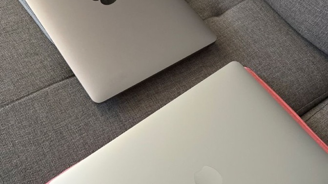 MacBook pro ile MacBook Air aynı ağırlıkta mı?
