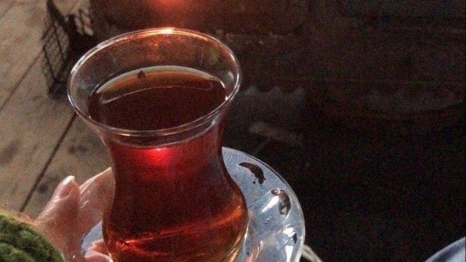 Çayı açık mı seversiniz, demli mi?