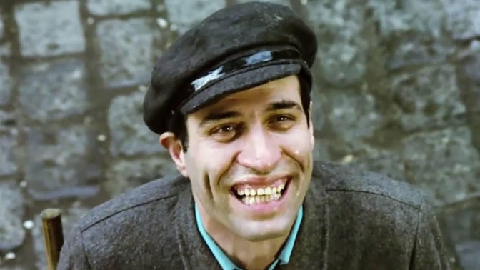 Kemal Sunal'ın bugün doğum günü. Kemal Sunal ile ilgili ne söylemek istersiniz, en sevdiğiniz filmi hangisi?