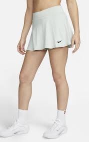 Tenis eteği şık mı?