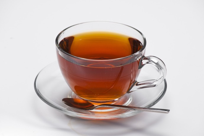 Çay ince belli bardakta mı fincan bardakta mı içilir?