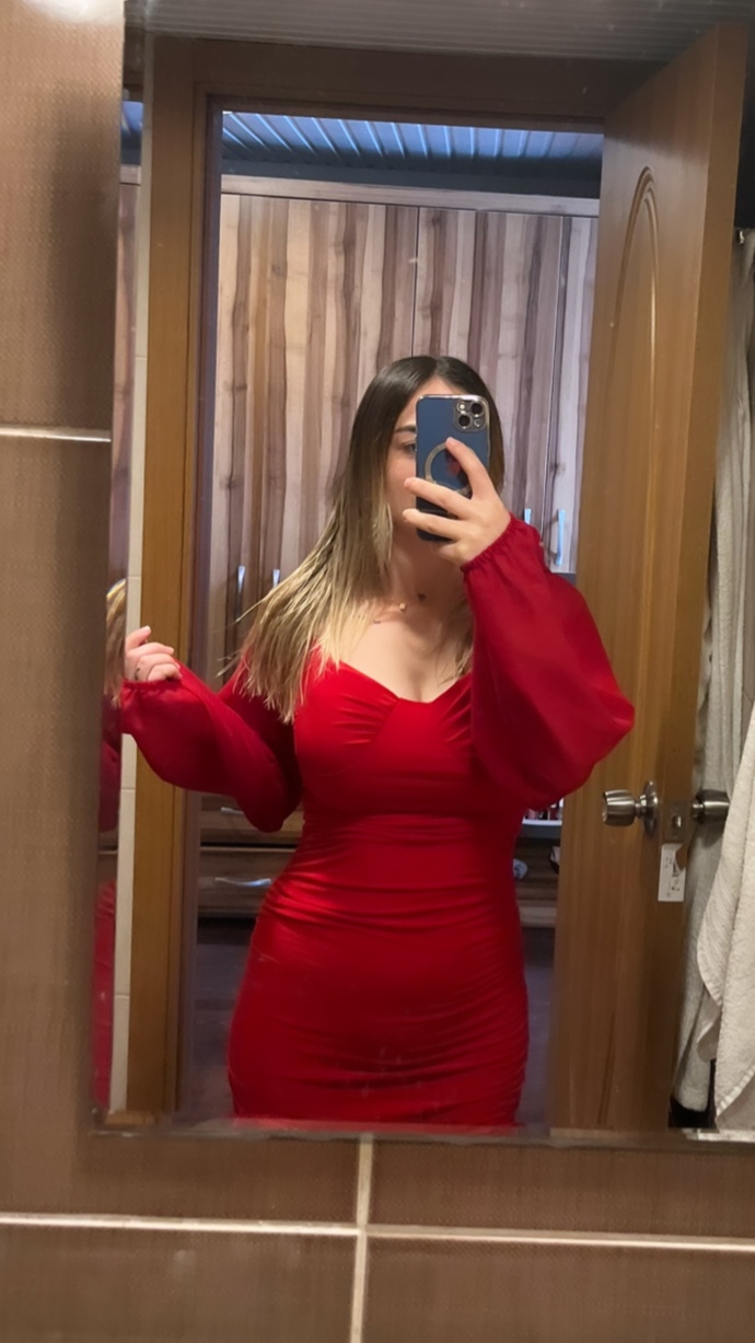 Sizce hangi elbise doğum günü için daha uygun?