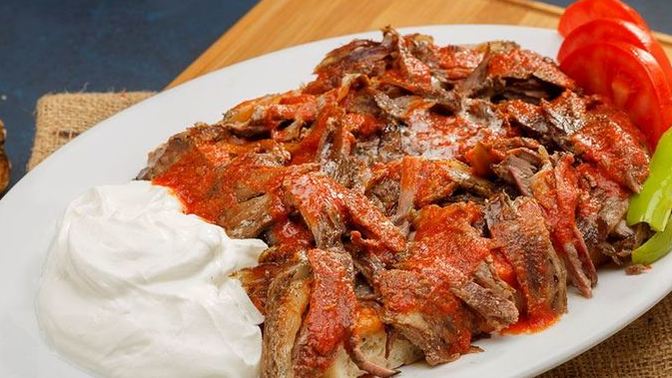 Sitede beraber iskender yiyelim diyeceğin biri var mı?
