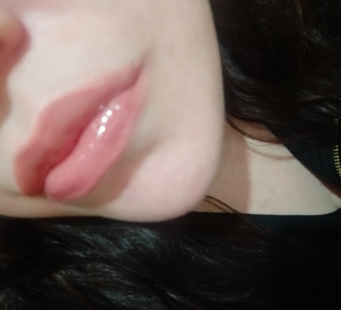 Pembe kahve tonlarda gloss önerir misiniz?