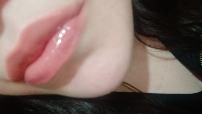 Pembe kahve tonlarda gloss önerir misiniz?