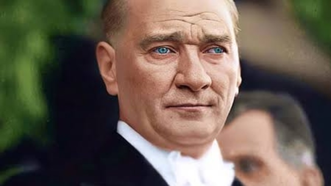 Niçin Atatürk’e hakaret edenleri görüyorum?