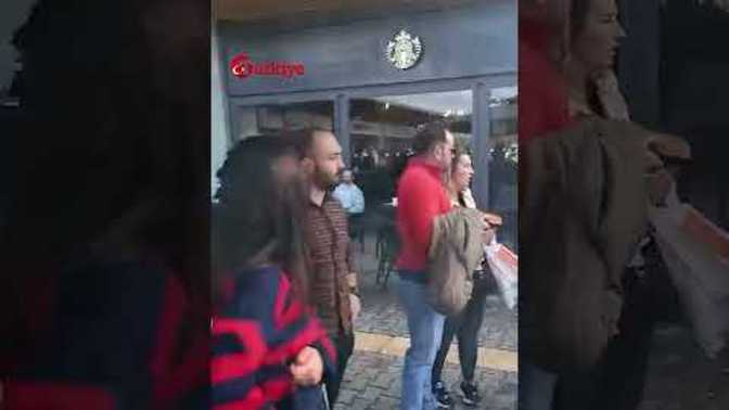 Hala starbucks da kahve içenlerin derdi nedir?