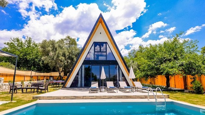 Kış turizminde ve balayı çiftleri arasında bungalov evlere rağbet artıyor! Bungalovda tatil yapar mıydın?