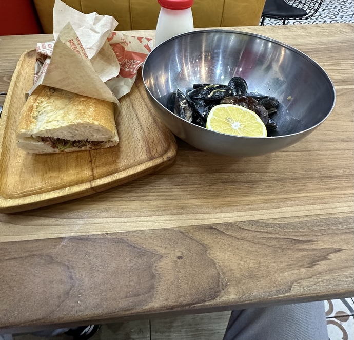 Kokoreç, ayran ve midye bu üçlüyü severmisiniz?