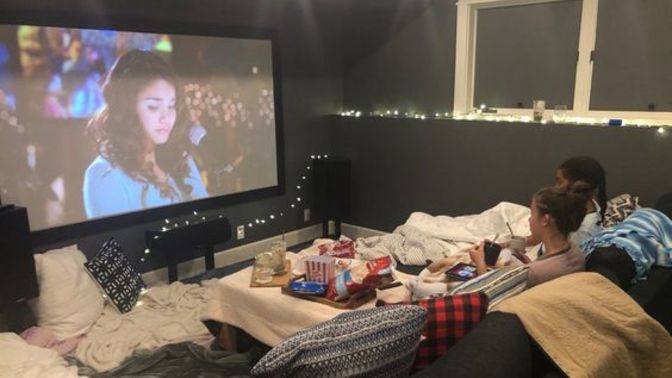 Tekrar tekrar izlediğiniz, izlemeye doyamadığınız filmler var mı?
