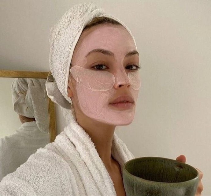Cildinize hazır maske mi yaparsınız, doğal maske mi?