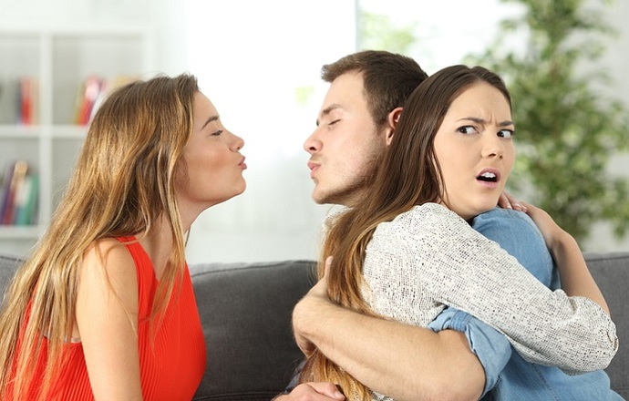 Hiç Aldattın Veya Aldatıldın Mı?