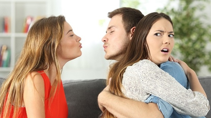 Hiç Aldattın Veya Aldatıldın Mı?