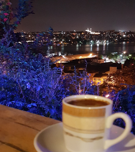 Kahvenin yanında en iyi ne gider?