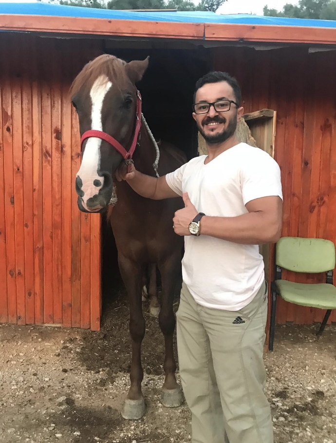 İnsanlarla mı aranız daha iyi diğer canlılarla mı?