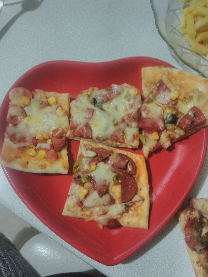 Pizzayı ev yapımı mı , hazır mı seversiniz?