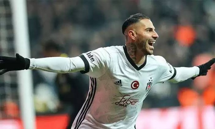 Beşiktaş tarihinin gelmiş geçmiş en iyi futbolcusu kimdir?