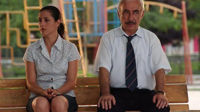 Icimdeki turkuler susmuyor..💃Etek sarı sen etekten sarıııısaaan sarısaaann