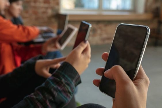 Sosyal medyada en çok hangi profilleri takip ediyorsun?
