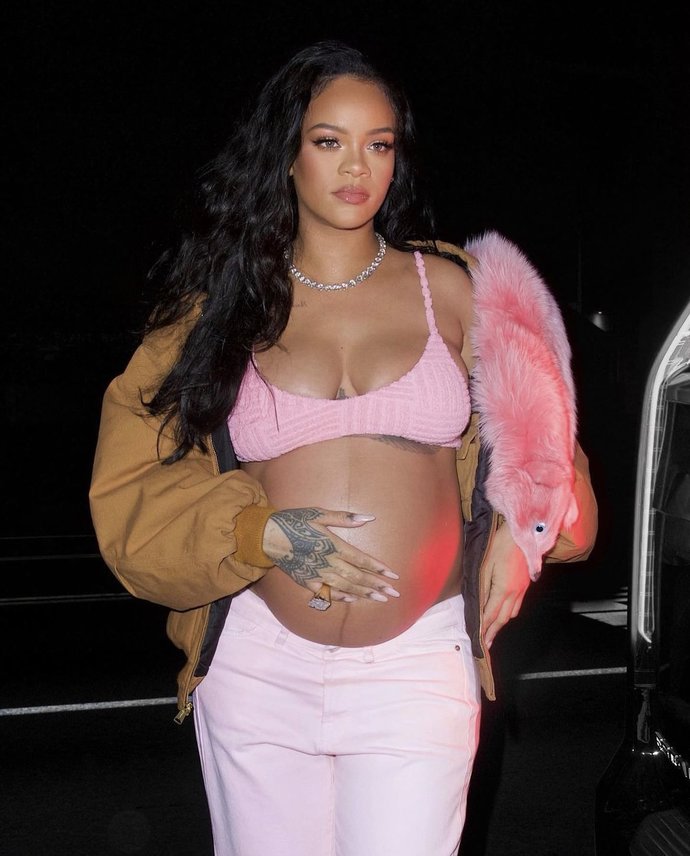 2. çocuğu 2 ay önce doğmuştu, Rihanna 3’üncü kez hamile! Sizce bebeğin adı ne olacak?