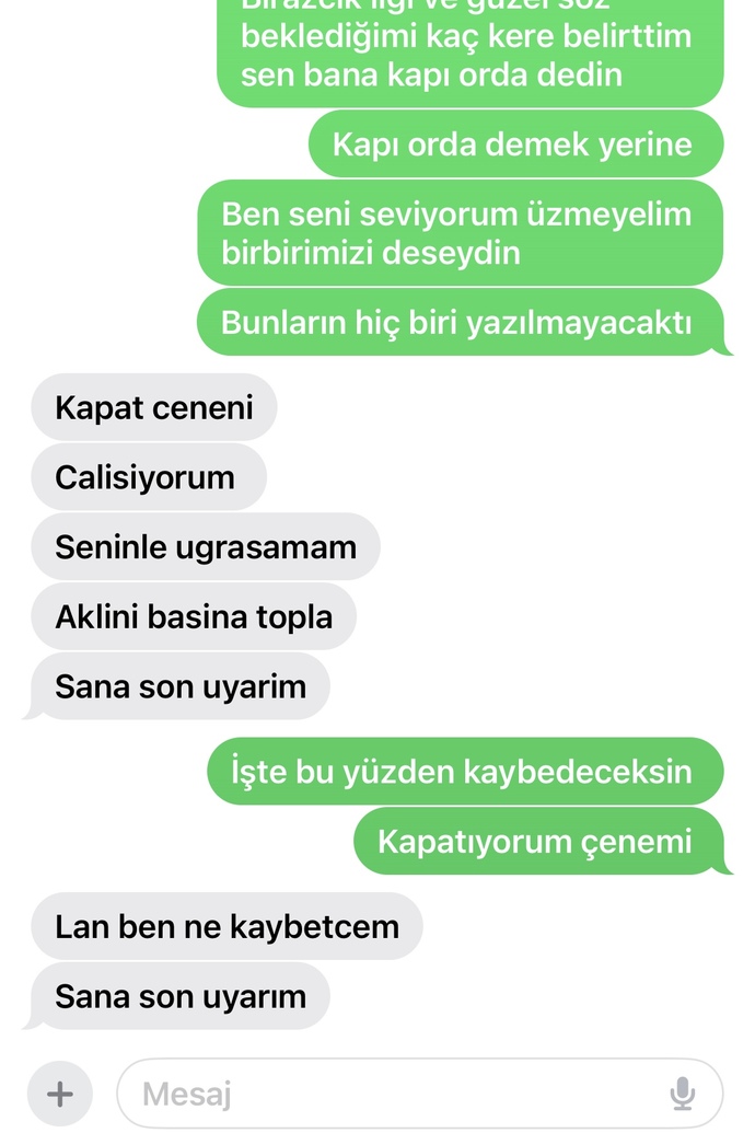 Dünyada ölüm var diye Bu saygısızlığa tahammül etmek zorunda mıyım bu insanı unutmak için aptal beynime he yapmalıyım?