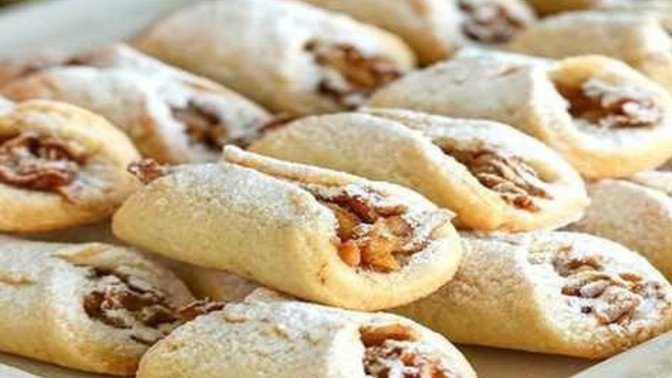 Mutfakta temel malzeme haricinde sizin vazgeçilmez ilk üç yeme içme malzemeniz hangileridir 😋?