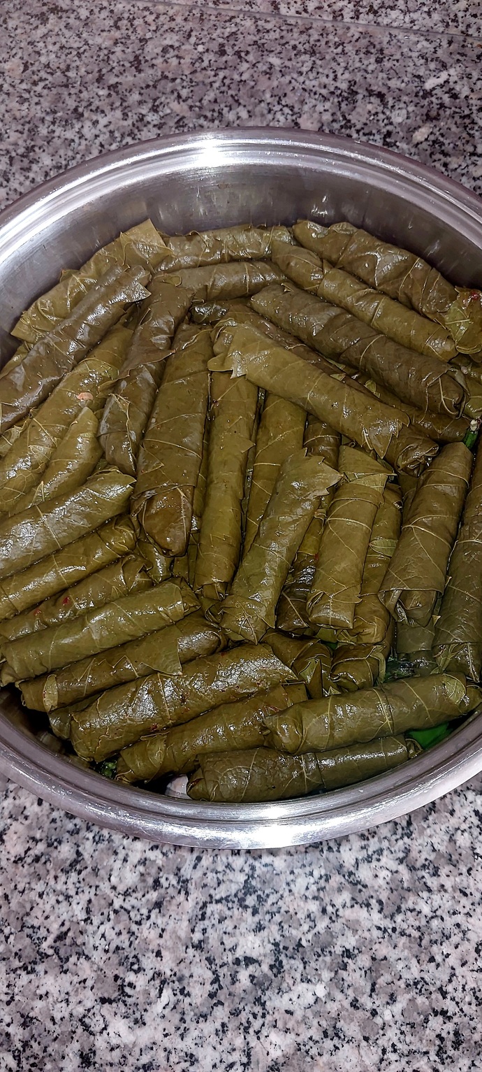 Yaprak sarmasının yanına hangi ana yemek yakışır?
