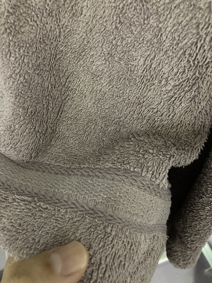 Balenciaga havludan yaptığı eteği 925 dolara satıyor. Sizin en pahalı havlunuz kaç para?