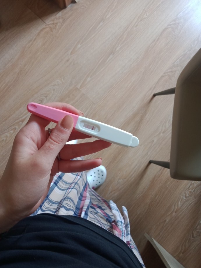 Arkadaşlar evli birinden hamileyim , ona söylemeli miyim?