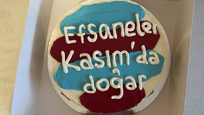 İlk defa yazılı pasta yaptım, nasıl duruyor?
