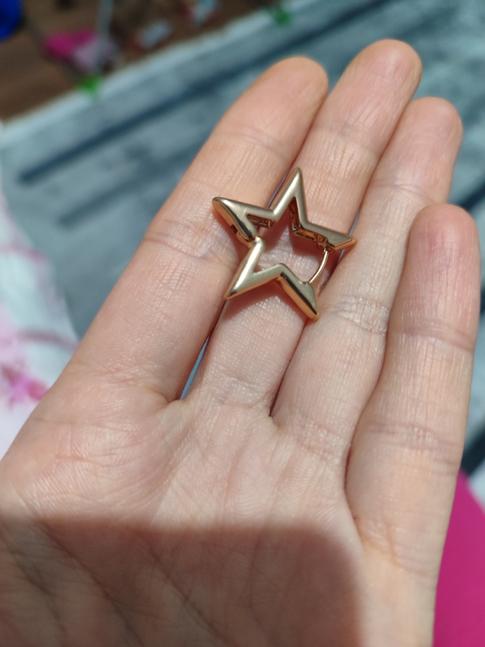 Daha yeni aldm cuzdanmdaydi bozuk para koyarken düşmüş 🥺🥺 yarın gidip sorucm sadece bugün bı yerden alışveriş yaptm ve para üst