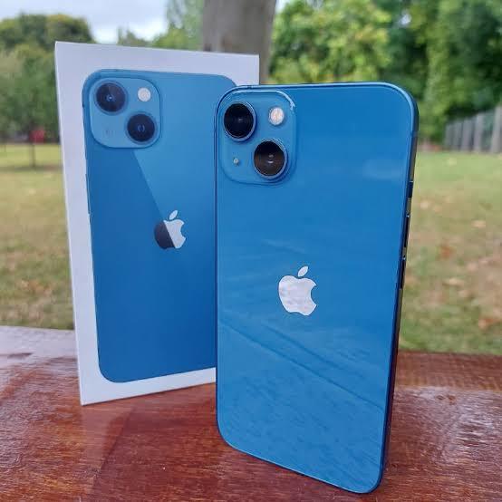 İPhone 13 beyaz mı mavi mi?