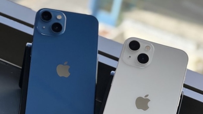 İPhone 13 beyaz mı mavi mi?