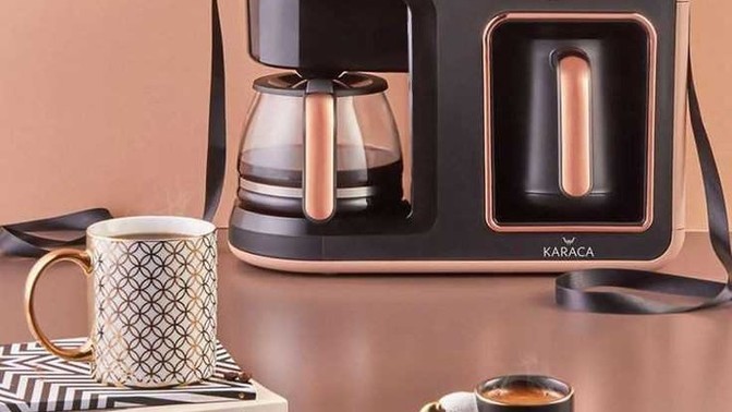 Sevgilinize/eşinize kahve makinesi hediye etmek mi, kendi ellerinizle kahve pişirip ikram etmek mi sizce daha romantik 😏☕?
