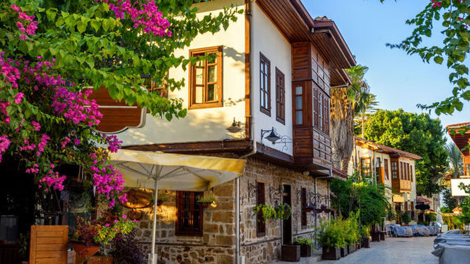 Antalya yaşamak için nasıldır?