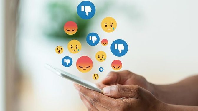 Sosyal medyada paylaştığınız bir gönderiye kötü yorum yapıldığında tepkiniz ne oluyor?