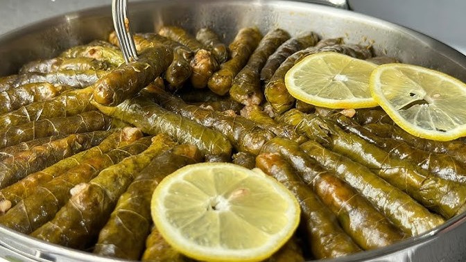 Etli yaprak sarma mı yoksa zeytinyağlı yaprak sarma mı?