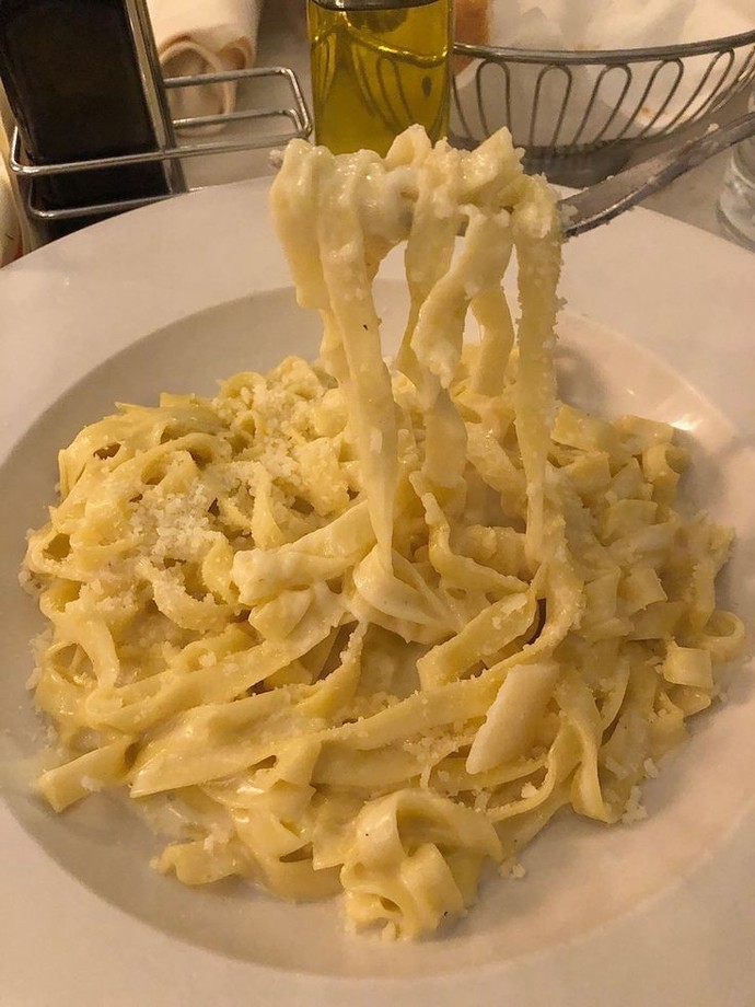 Makarnanın yanında ekmek yer misiniz?