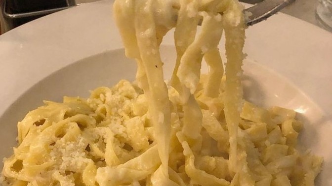 Makarnanın yanında ekmek yer misiniz?
