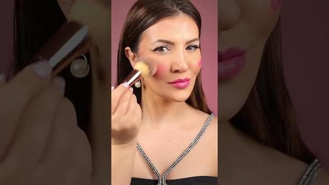 Allığı fazla kaçırınca elma yanaklı mı oluyorsunuz, palyaço mu?