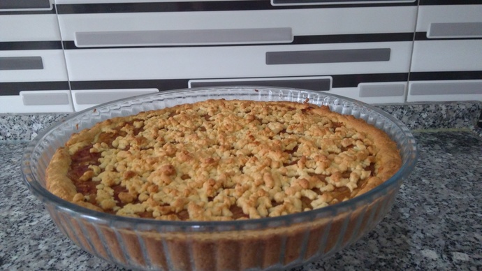 Hayırlı bir evlat olarak evdekilere elmalı tart yaptım 😸😋