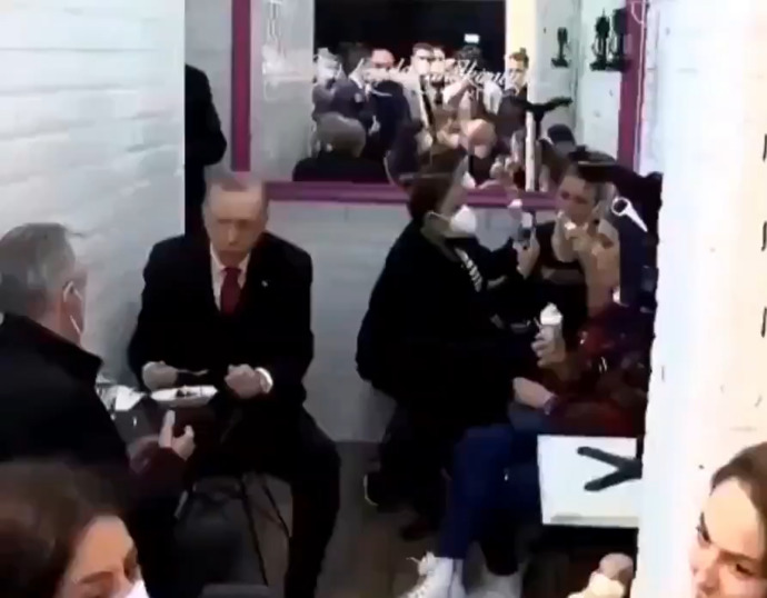 Recep Tayyip Erdoğan'a neden saygısızlık yapılıyor?